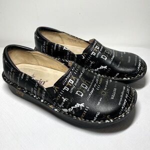 New Alegria Women's Debra Clogs Pro Yolo 
Size 37 (size 6.5-7). 
Leather Upper